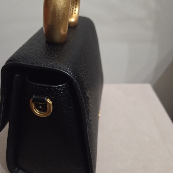 Khoi Xila Black and Gold Handbag, Purchased In NY POPOP, BOX INCLUDED - Picture 6 of 6